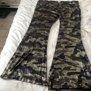 Lycra bell bottom pants no boundaries xxl/ 21 pants has army camouflage